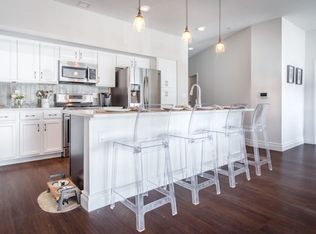 La Collina, Cleveland, OH 44106