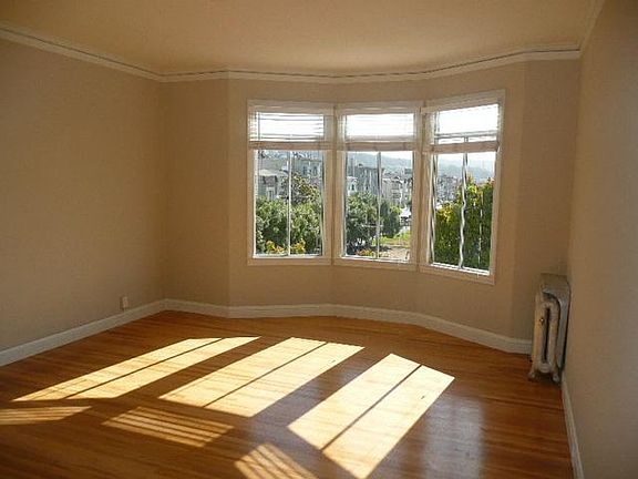 4th image of 3316 Laguna St #P