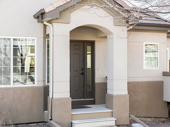 2nd image of 3804 Florentine Cir