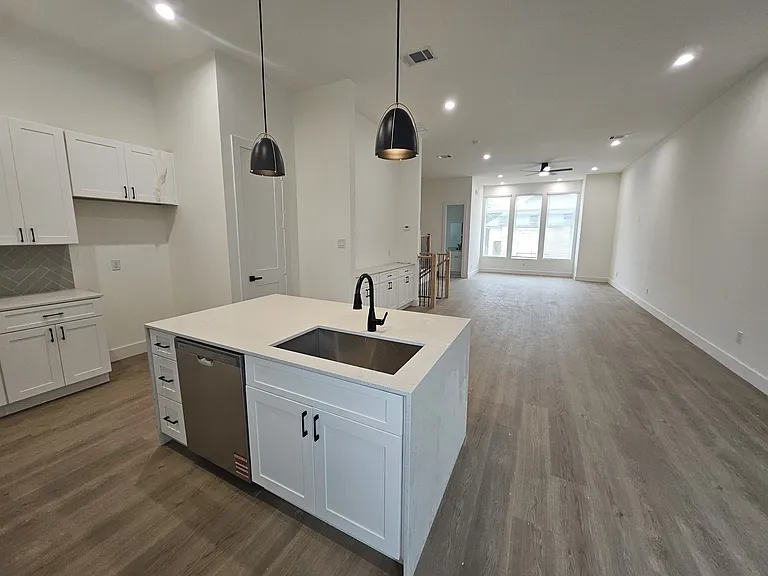 6353 Richmond Ave #131 — Photo 8