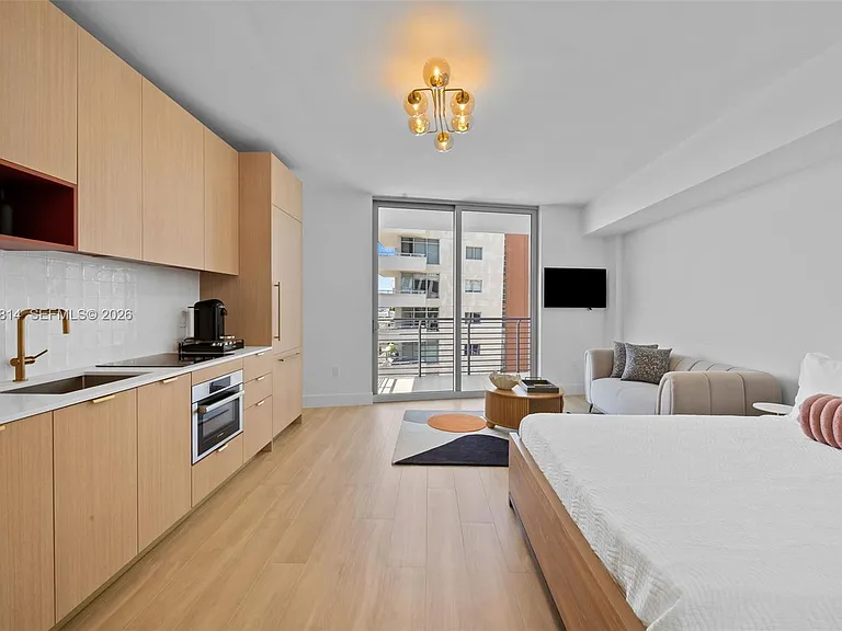 90 NE 32nd St #914 — Photo 8