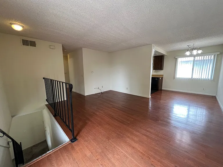 319 Josie Cir — Photo 17