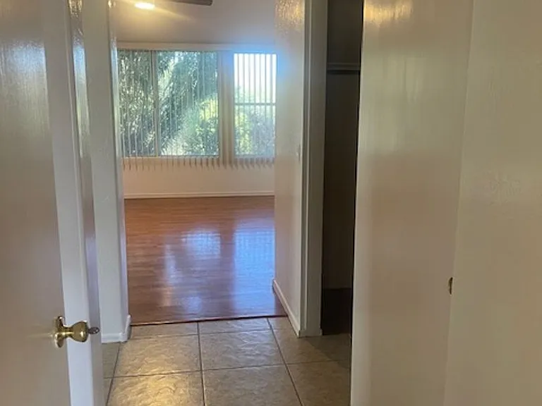 1690 W Wagon Wheel Rd — Photo 11