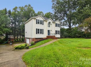 22 31st Avenue Ct NE, Hickory, NC 28601