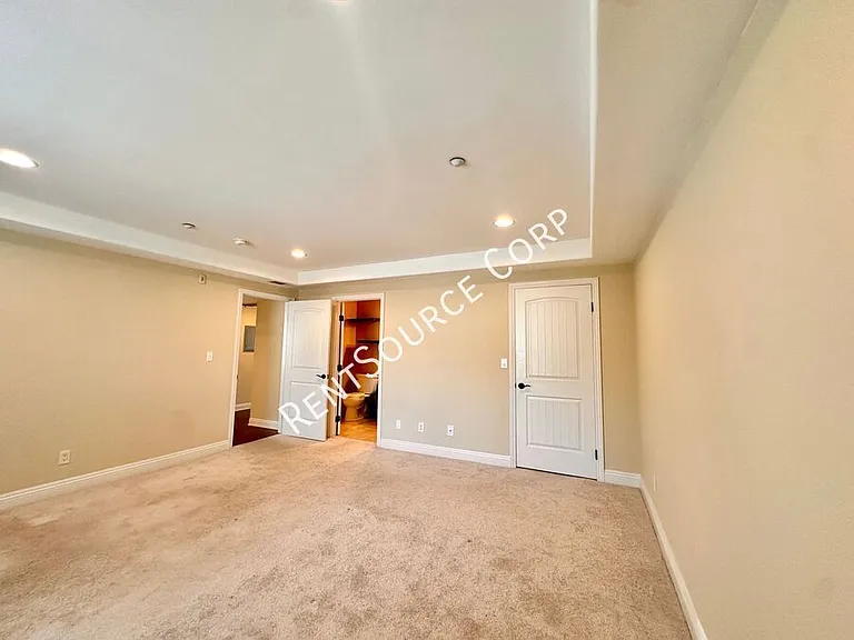 4220 Fair Ave #206 — Photo 17