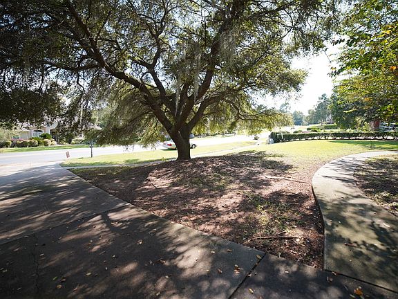 3rd image of 352 Meadow Ridge Dr