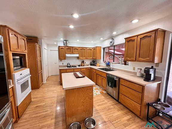 4th image of 1016 Parway St