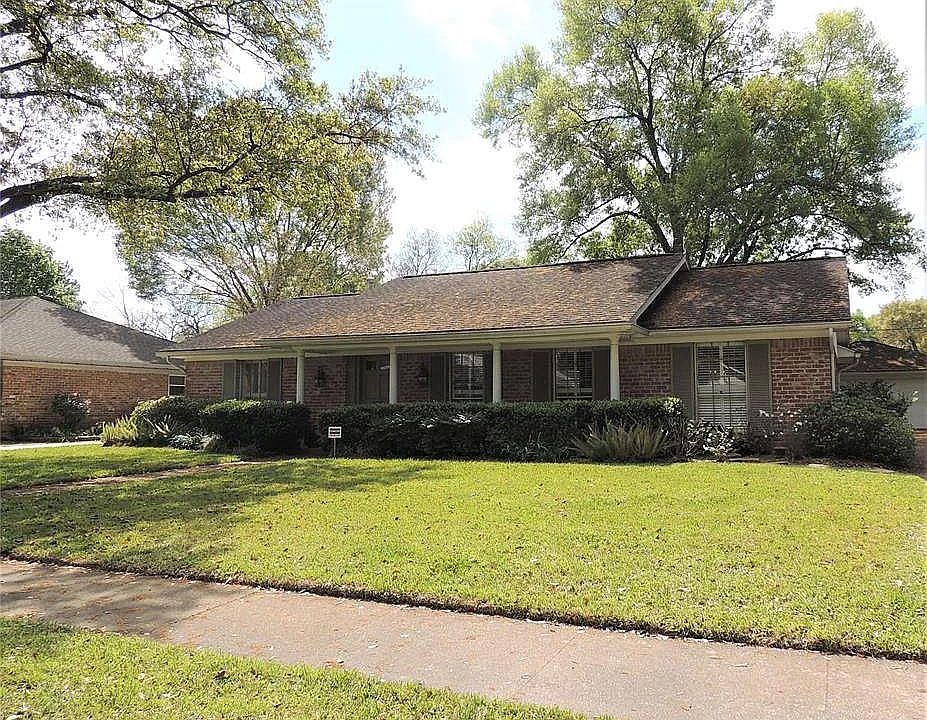 1st image of 8011 Meadowvale Dr