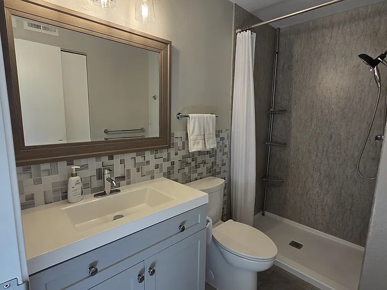 8555 Fairmount Dr — Photo 9