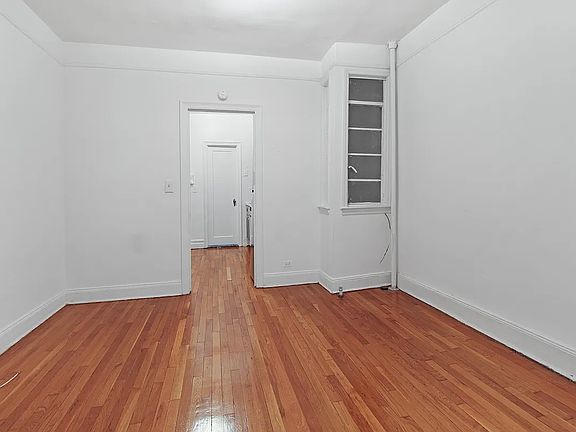 5th image of 207 E 88th St APT 2C