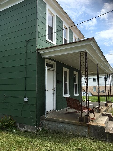 2nd image of 3600 Roanoke Ave #A