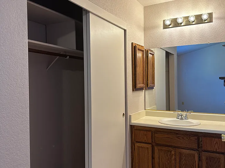 4802 Hinchman Way — Photo 9