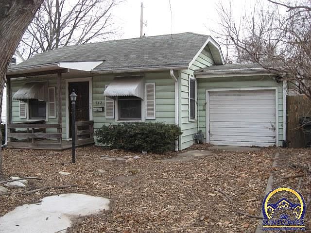 2nd image of 942 SW Hedgewood Ave