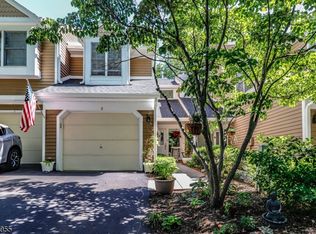 2 Valley View Ct, Bedminster, NJ 07921