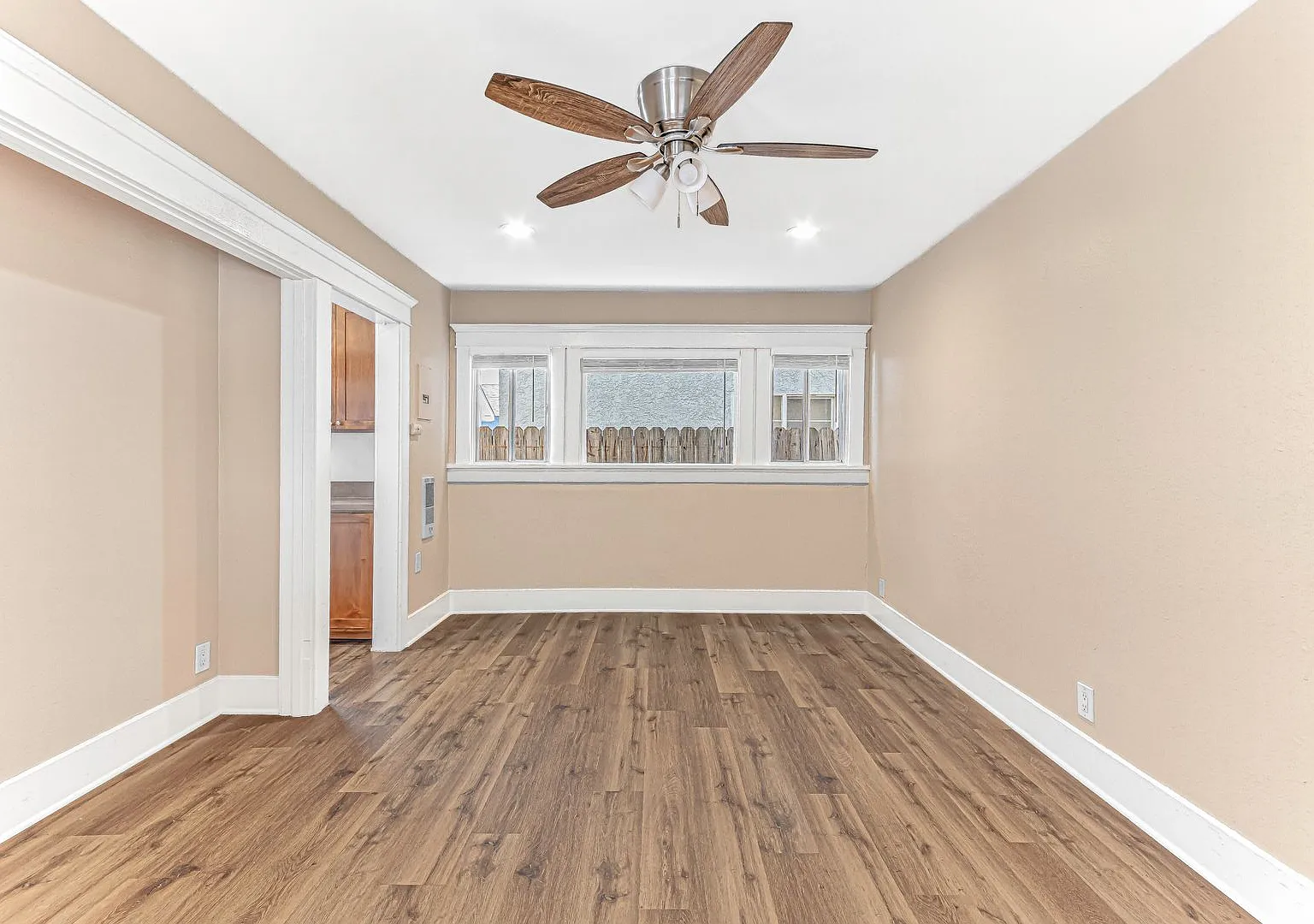 1460 Gaviota Avenue — Photo 1