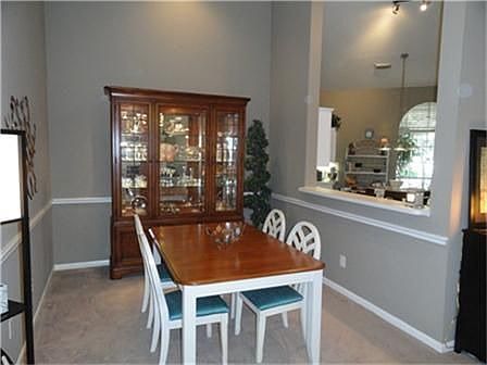 Formal dining with crown and chair rail molding
