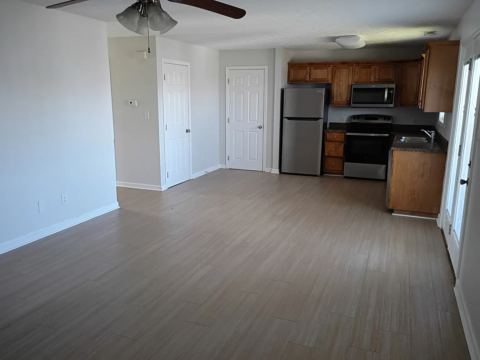 290 Creekwood Avenue - B — Photo 2