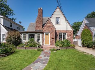1640 Roosevelt Street, Baldwin, NY 11510