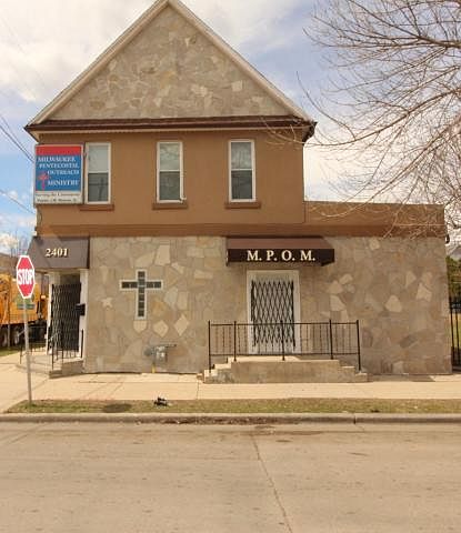 1st image of 2401 N 36th St #2403