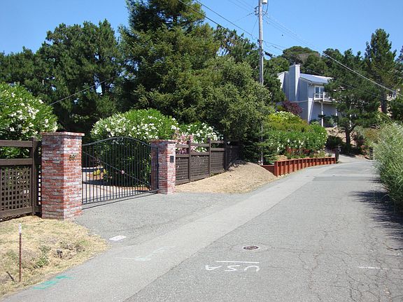 2nd image of 697 Fawn Dr