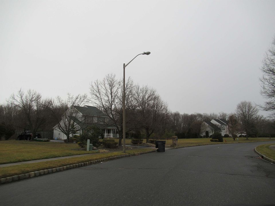 1st image of 26 Langeveld Dr