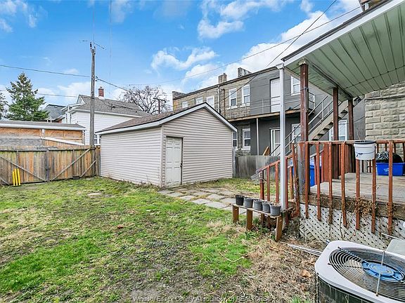 4th image of 69 Shepherd St E