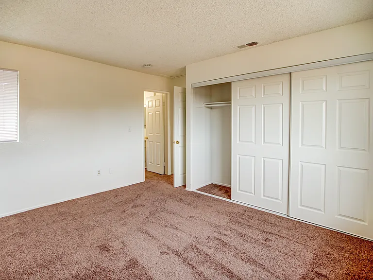 Sierra View Apartments — Photo 7