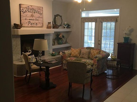 3rd image of 3431 Oakmont Dr