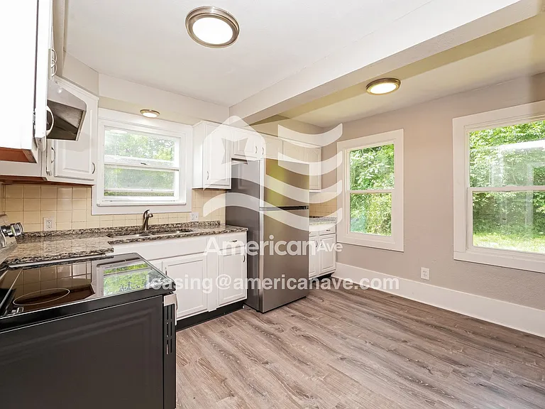 607102_008_kitchen_8.jpg