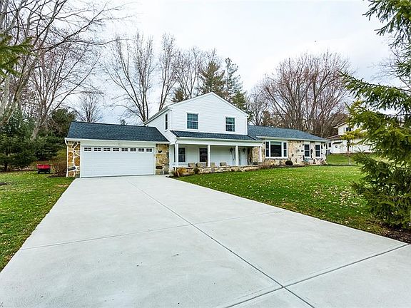 2nd image of 3425 Country Club Dr