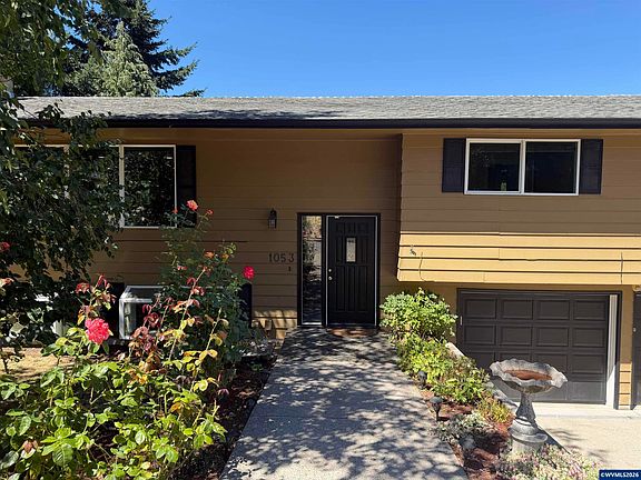 3rd image of 1053 Windemere Dr NW