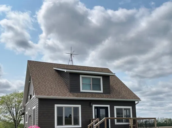 423 30th St, Clear Lake, WI 54005