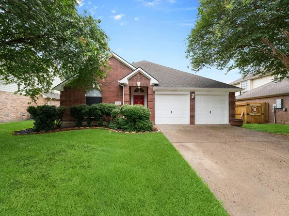 10847 Spruce Dr S, La Porte, TX 77571