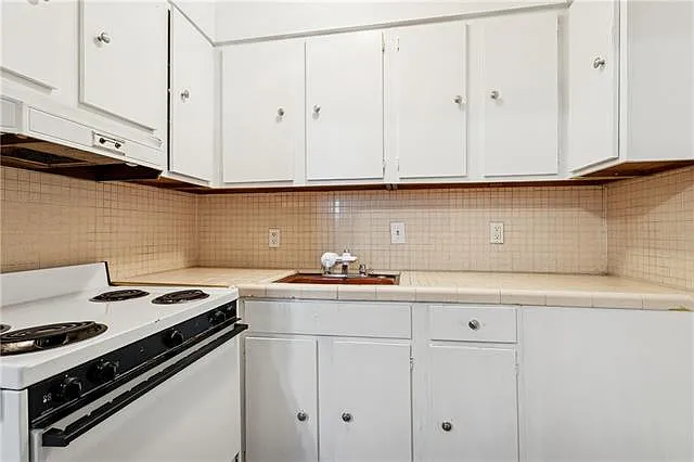 807 Bourbon St #5-2B — Photo 3