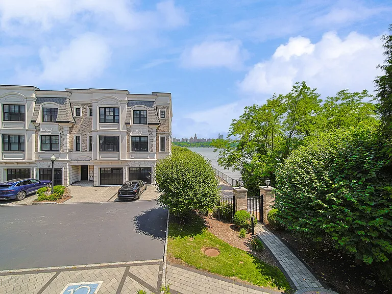 35 Marquis Ct #35 — Photo 2