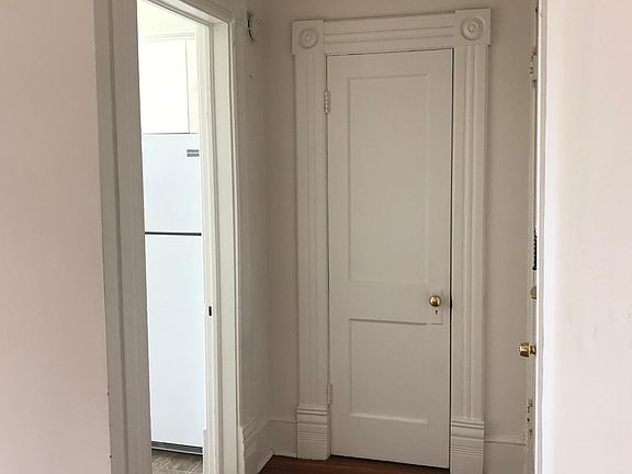 3rd image of 911 Prince St APT 3