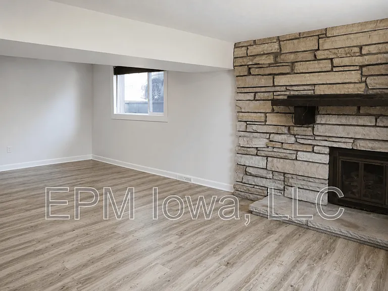 82 W Post Rd NW — Photo 19