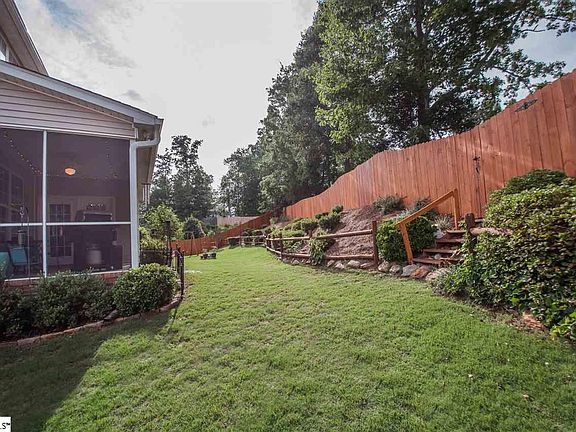 5th image of 14 Glenbow Ct