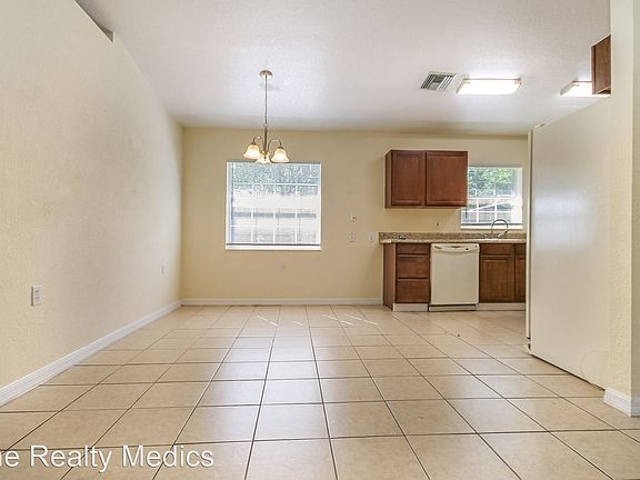 5th image of 1240 NE 20th St