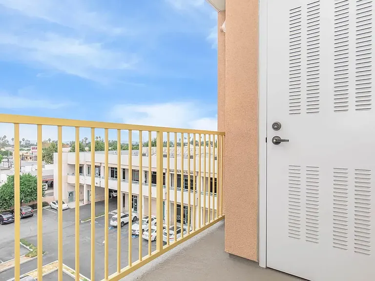 Begonia Place Luxury Apartments — Photo 107