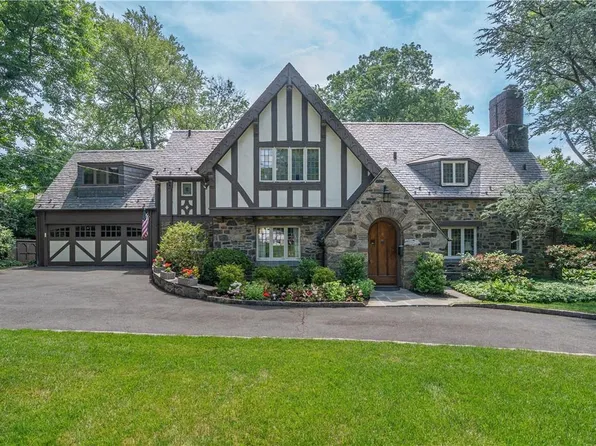 8 Woods Lane, Scarsdale, NY 10583