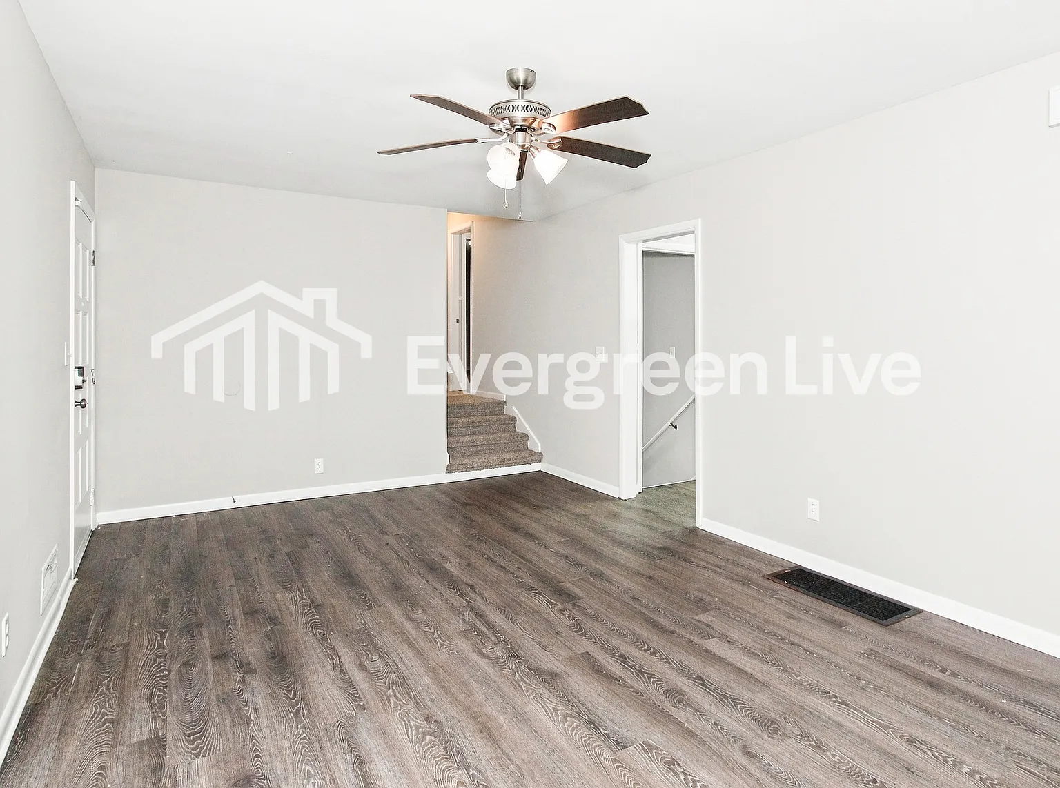 3 bed, 2.0 bath, 1189 sqft, $1,345 — Photo 3