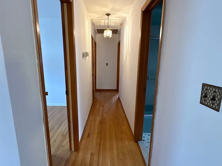 Hallway to bedrooms