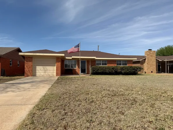 209 E 4th St, Denver City, TX 79323