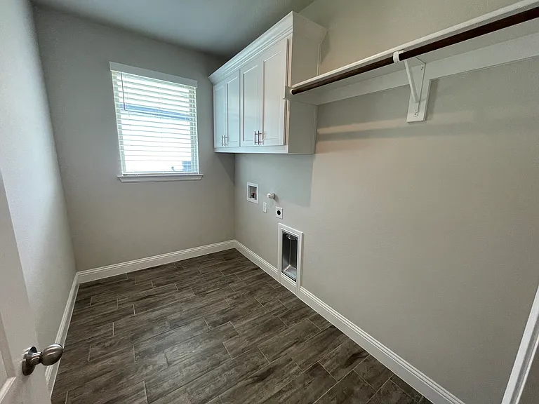 350 Carlisle Dr — Photo 25