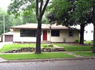 2221 6th St E, Saint Paul, MN 55119