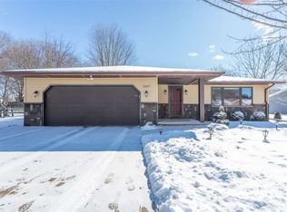 2357 Yellowstone Dr, Green Bay, WI 54311