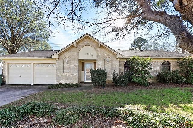 1st image of 803 Crest Oak Ct