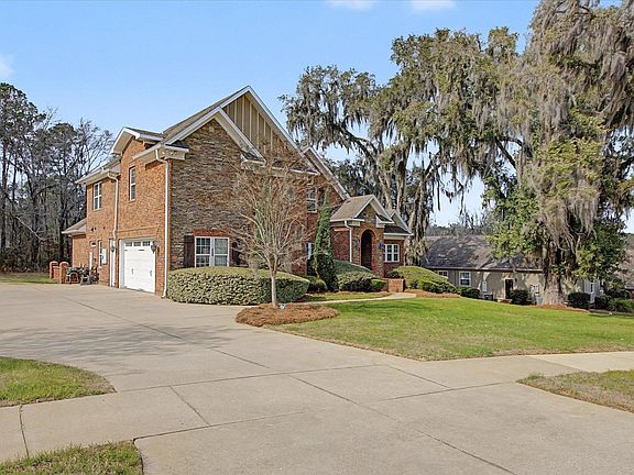 3rd image of 6488 Tracy Ln