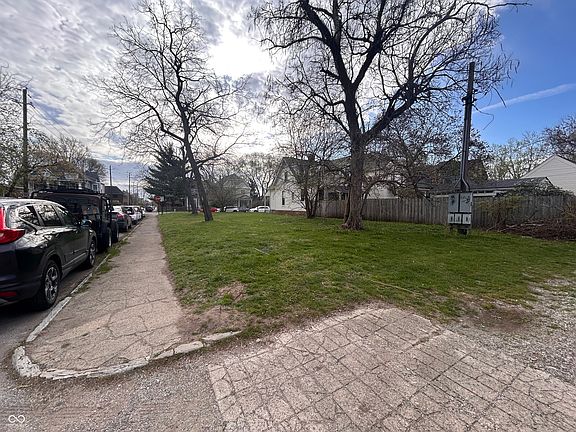 3rd image of 1656 N Delaware St